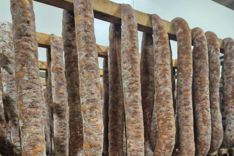 Charcuterie des Pyrénées, Fromage fermier des Pyrénées, Ossau Iraty fermier, Salaison artisanale du Béarn, Yaourth fermier des Pyrénées